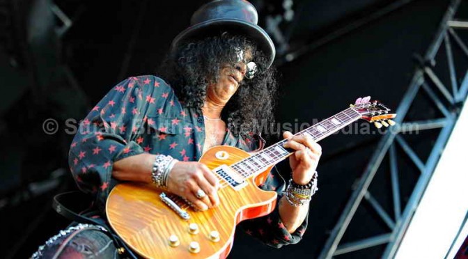 Slash, Queens Of The Stone Age, 30 Seconds To Mars @ Soundwave Brisbane 2011 – 26 February 2011 [Photo Gallery]