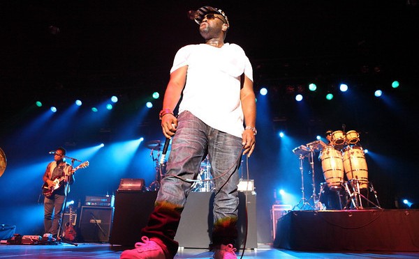 Photo Gallery : The Roots + Urthboy @ Hordern Pavilion, Sydney – December 27, 2013
